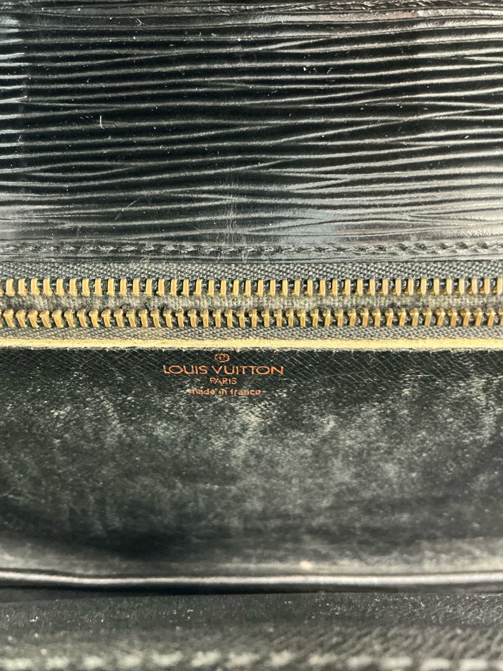 Louis Vuitton Sellier Dragonne Clutch Bag – Black Epi Leather | Vintage 👀 - Picture 7 of 13